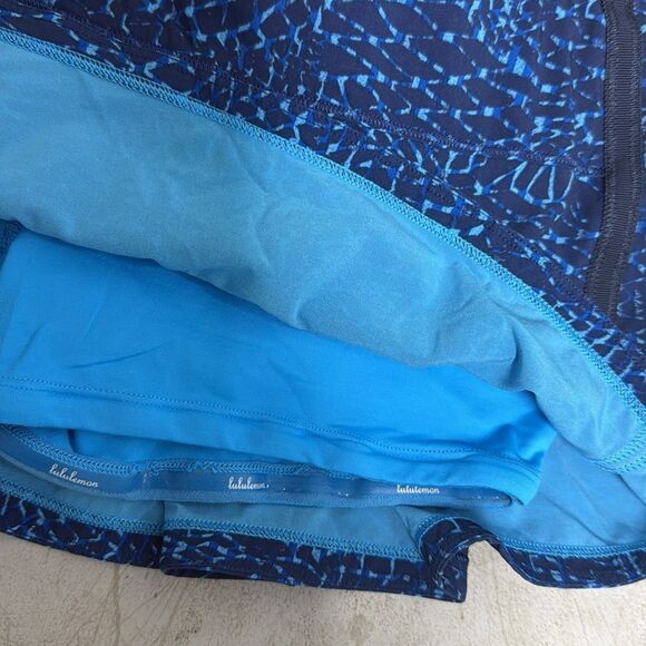 Blue Patterned Women's Athletic Skirt - Lululemon - NWOT Size 8 - Back Zipper - Picture 3 of 4